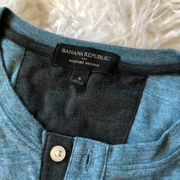 Banana Republic 2 Shirts Bundle Moisture Wicking Henley Long Sleeve Gray Blue - Picture 3 of 4